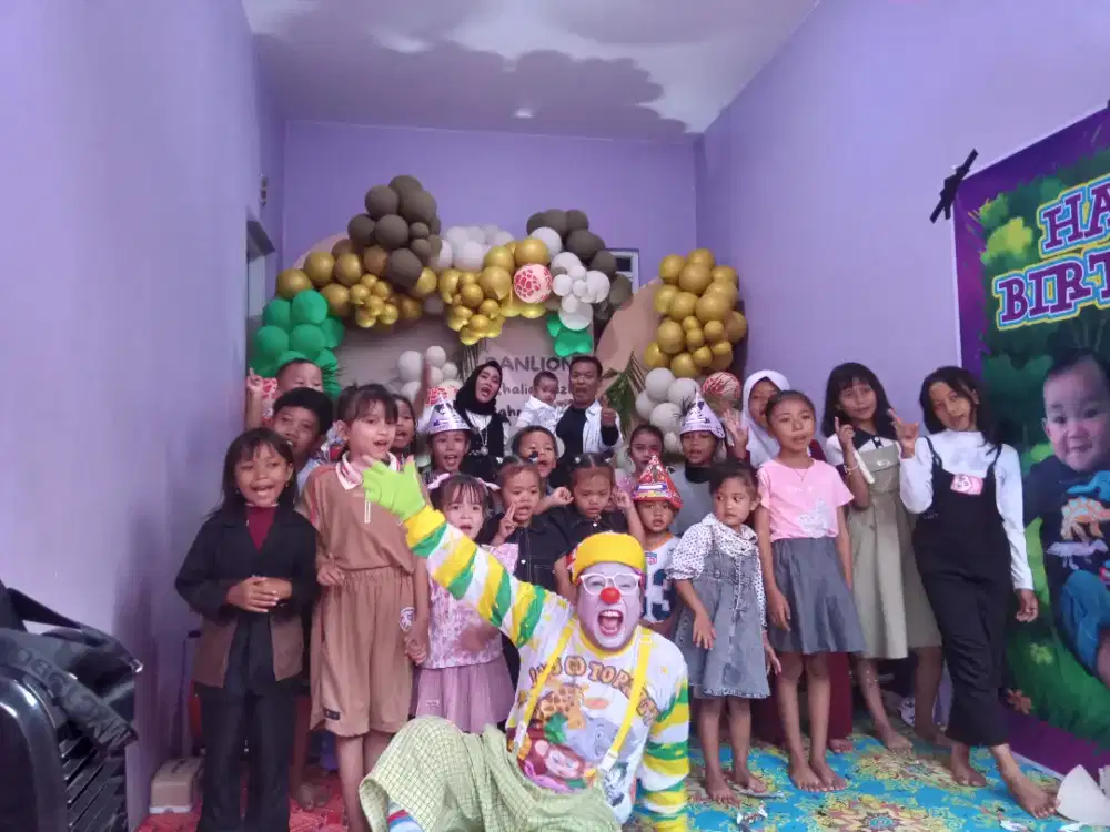 Sulap badut pesta