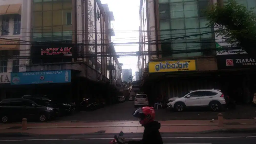 Dijual Ruko 4 Lantai Langka Landmark 2Man Surabaya Pusat Siap Pakai