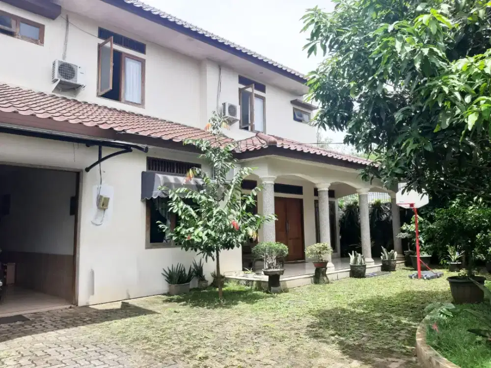 Dijual Rumah Dengan Kolam Renang Cinere Depok