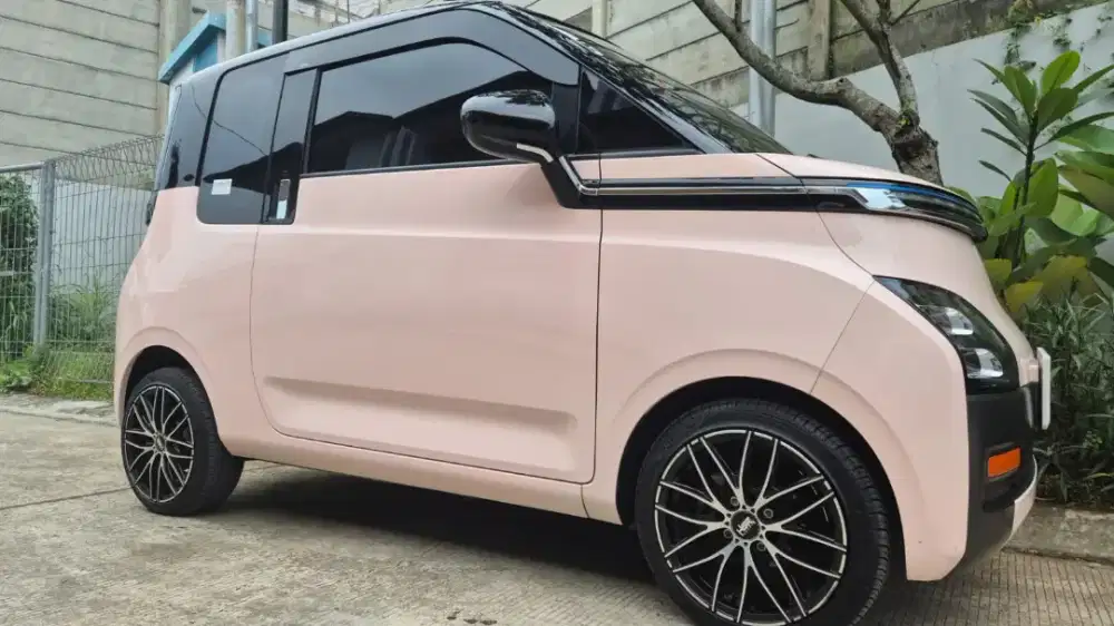 Mobil listrik wuling air ev long range 300km pink