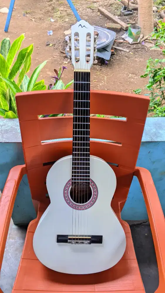 Jual Gitar Akustik 3/4 nilon mymountain