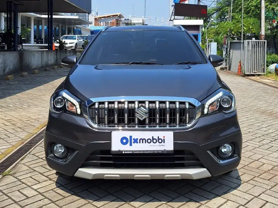 DP MURAH Suzuki SX4 1.5 S-Cross Bensin-AT 2022 Abu-Abu CFKIB