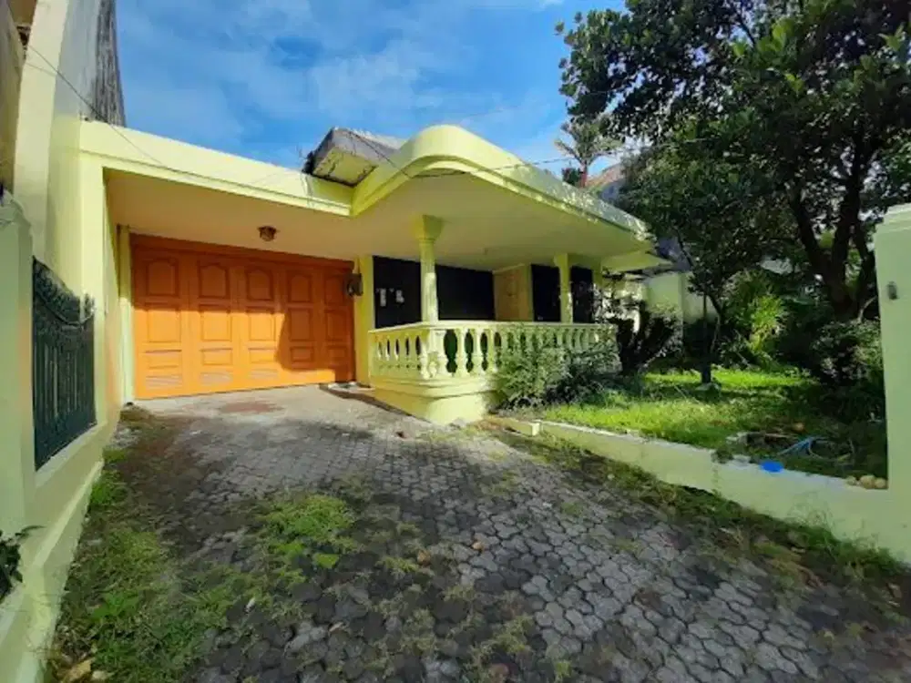 Dijual Murah Rumah untuk Usaha Siap Pakai Lokasi di Pusat Kota Sayap Surapati Bandung