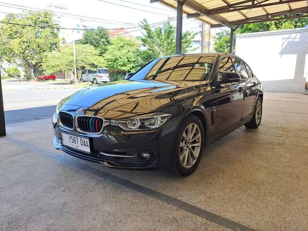 BMW 320i Lci SPORT F30 MATIC 2016
