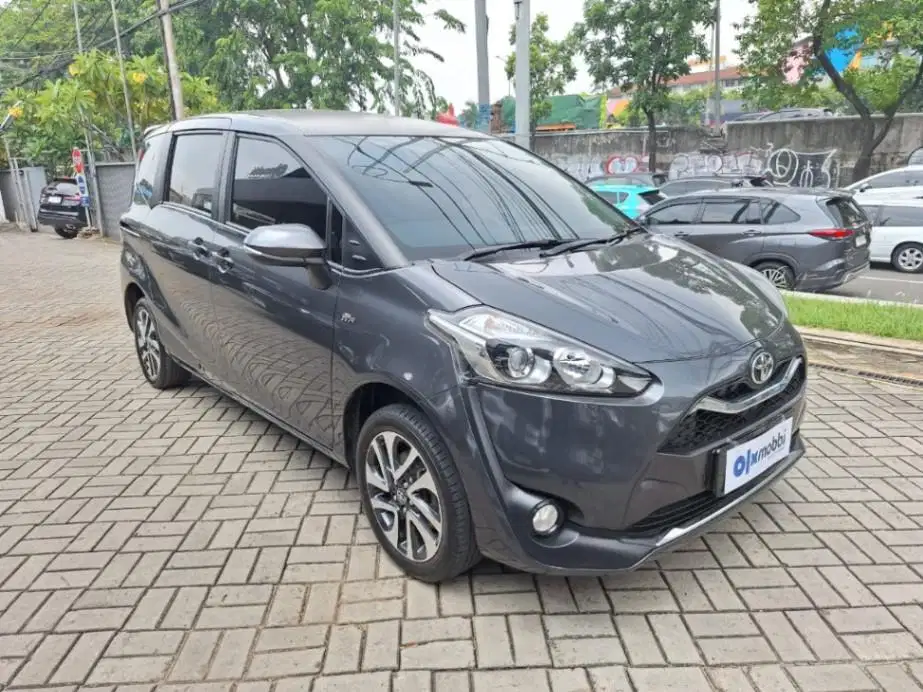 LOW DP Toyota Sienta 1.5 V Bensin-AT 2021 PKY