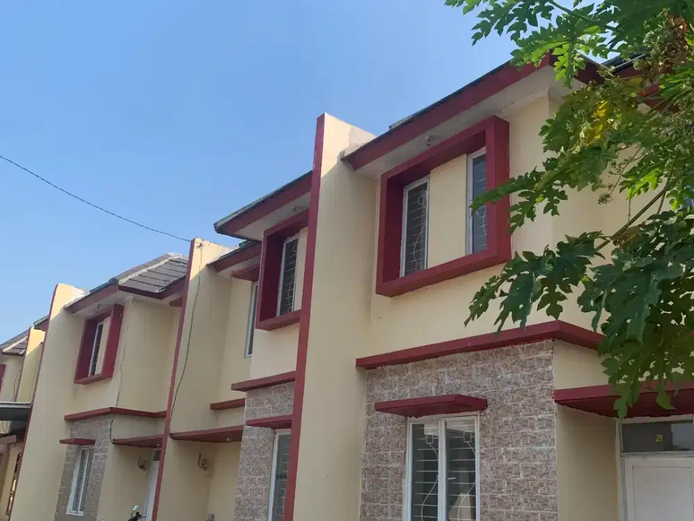 10 menit dari KRL stasiun rumah 2 lantai istimewa