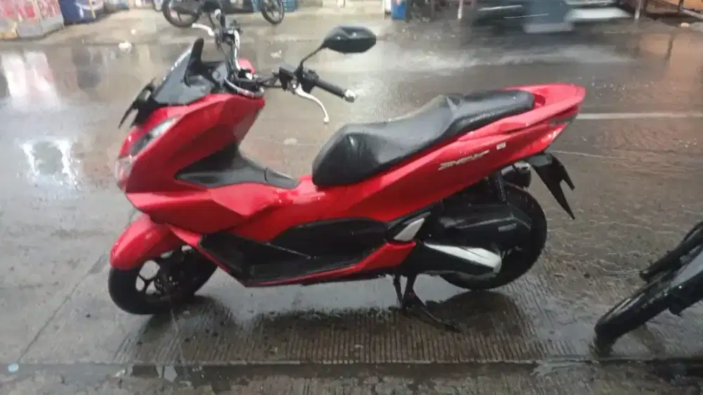 pcx 160 new 2021 merah dop mulus terawat bagus mesin sehat