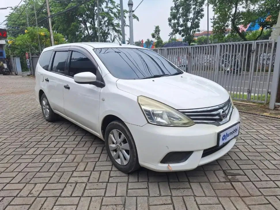 LOW DP Nissan Grand livina 1.5 SV Bensin-AT 2014 3FW