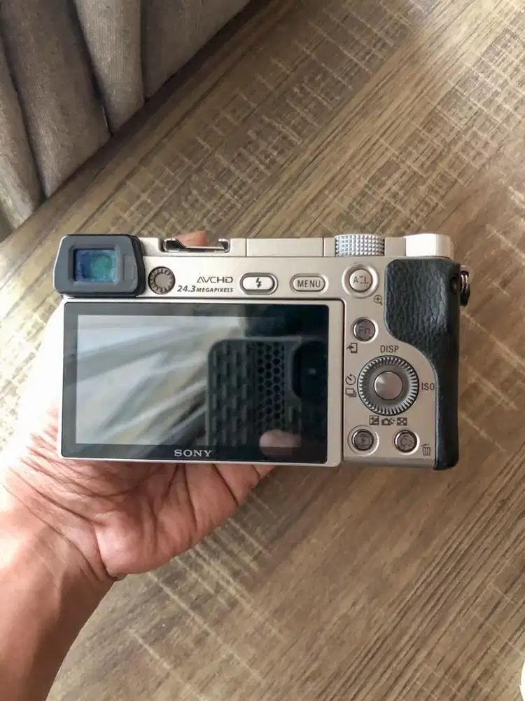 Kamera Mirrorless Sony a6000 kit 16-50mm