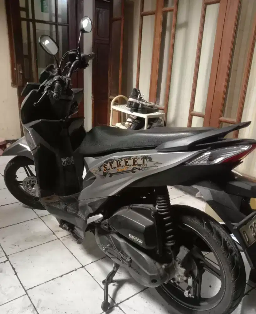 Honda Beat Street ' 2023 Hitam jual cepat 12,6jt