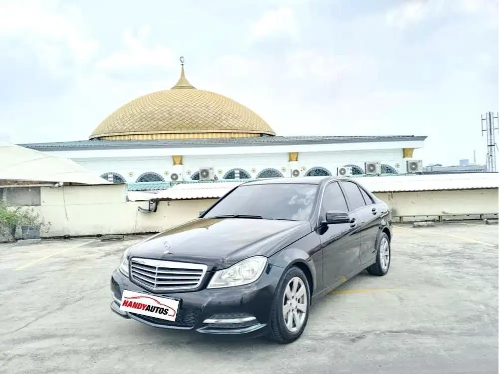 Mercedes Benz C200 CGI Tahun 2013 Automatic Hitam Metalik