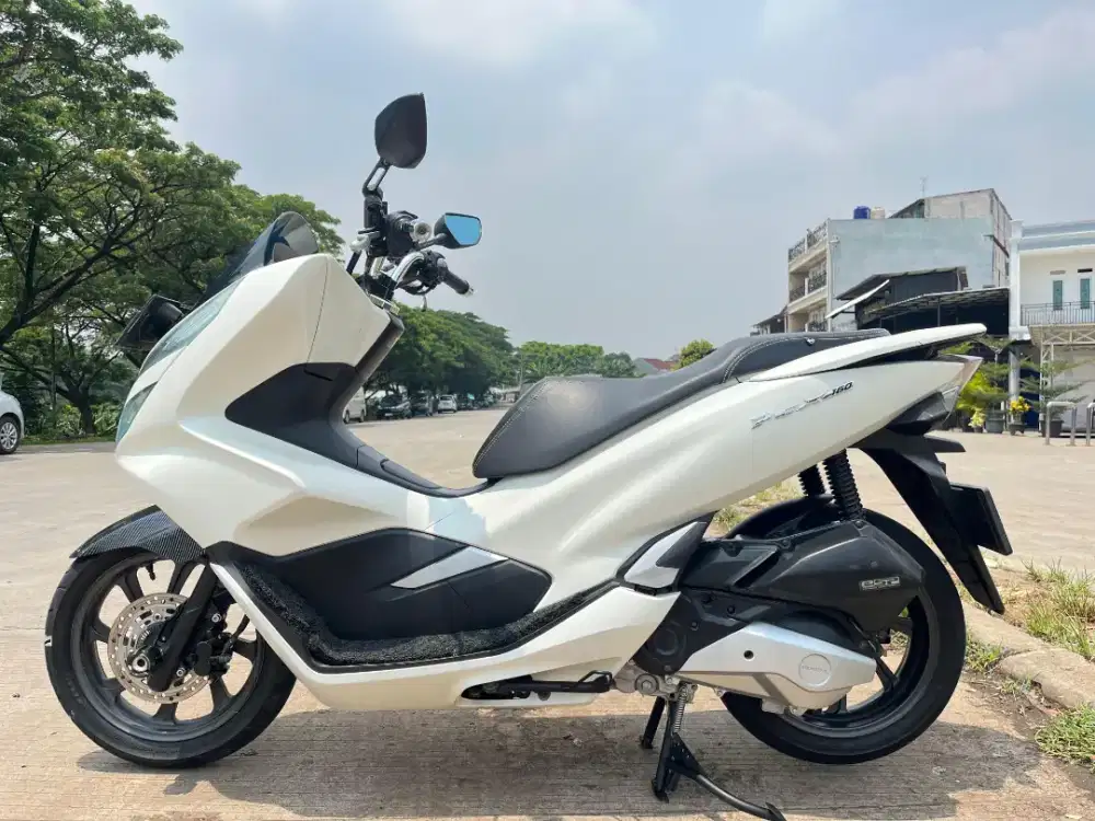 PCX ABS TAHUN 2018 siap pakek motor Gress