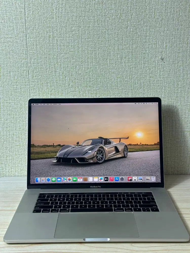 MacBook Pro 15” (2019) — Core i9 / 32GB / 512GB SSD