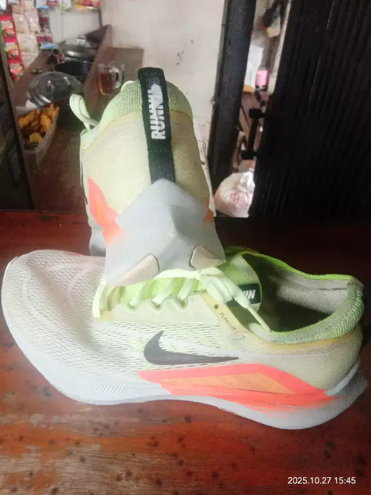 Sepatu lari NIKE 2 pasang