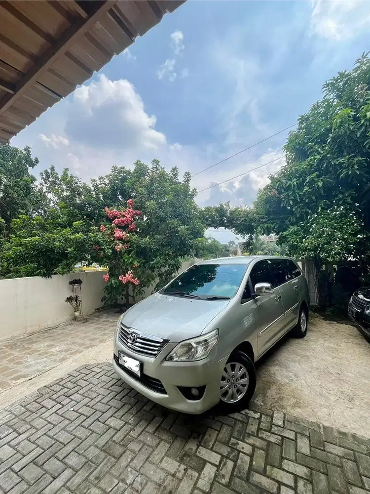 Toyota Kijang Innova 2012 Bensin