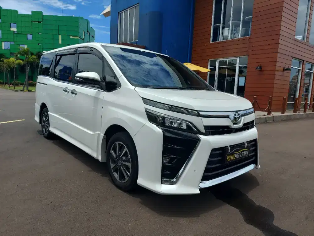 TERMURAH!! TOYOTA VOXY 2.0 A/T 2018