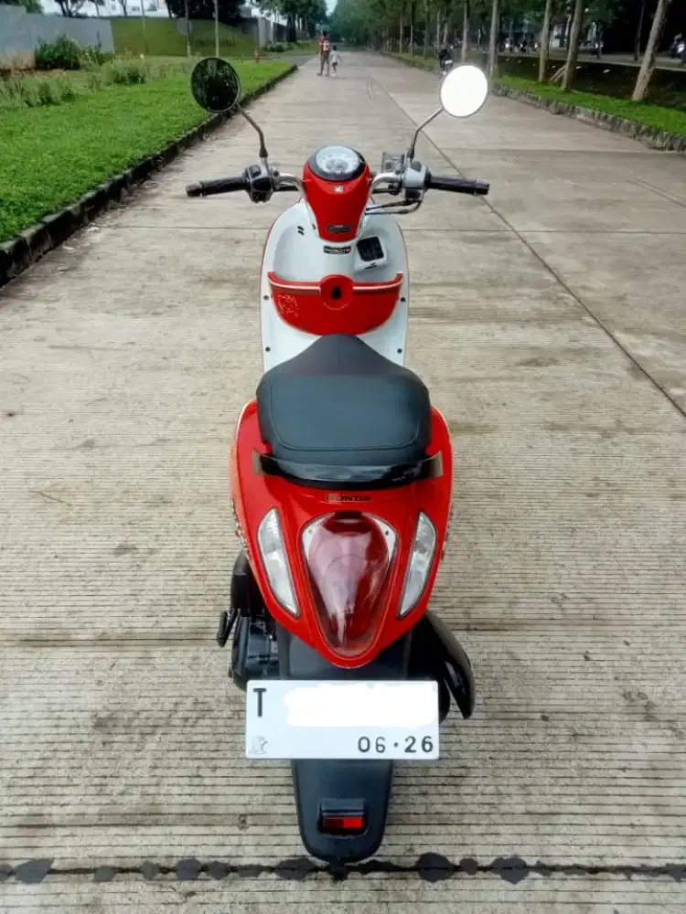 Di Jual motor Honda Scoopy injeksi 2016 lengkap pajak hidup keren
