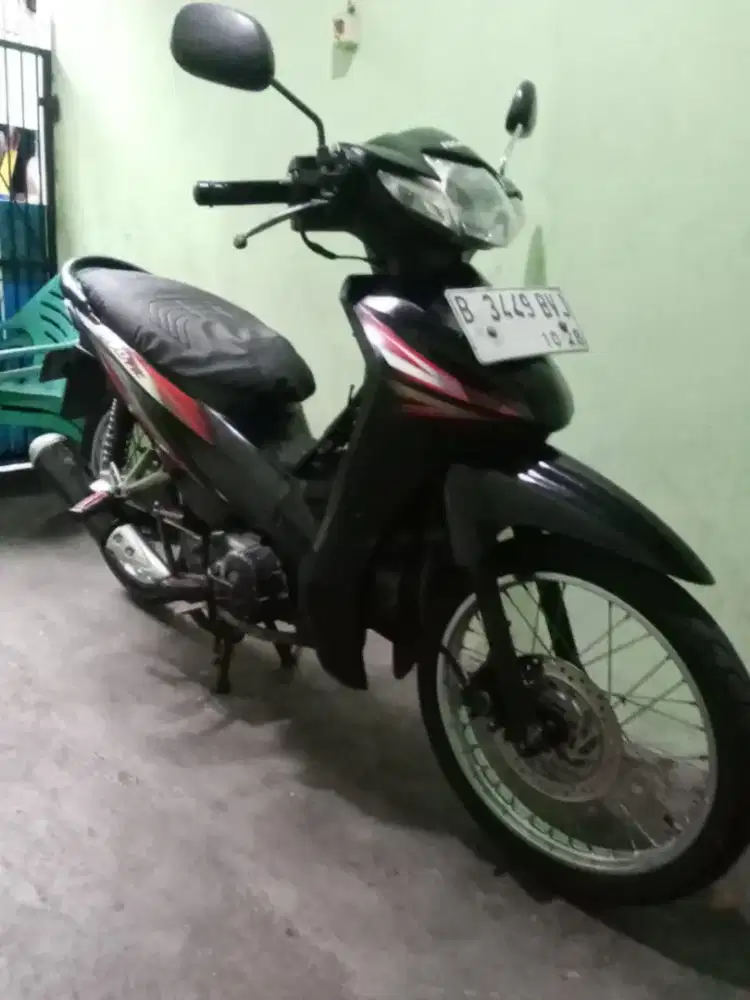 Dijual Honda Revo fit karbu thn 2013 mulus komplit DKI