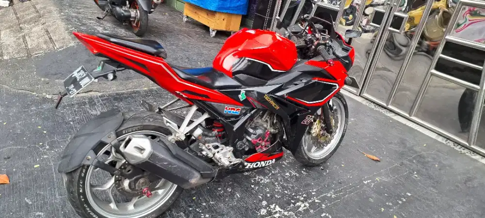 cbr 2017 face lift pajak panjang mesin standar ori mulus jual cepat