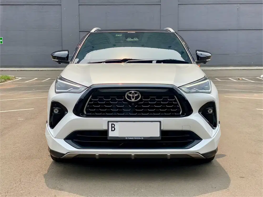 TOYOTA YARIS CROSS GR HV AT PUTIH 2023