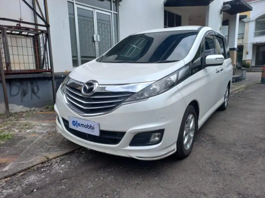 Like New - MAZDA BIANTE 2.0 BENSIN A/T 2017 PUTIH