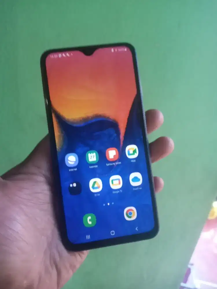 Samsung galaxy a10 2/32 4g lte