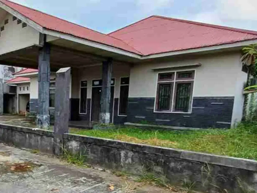 Rumah asri halaman luas di kota Pontianak Jl. Wonoyoso