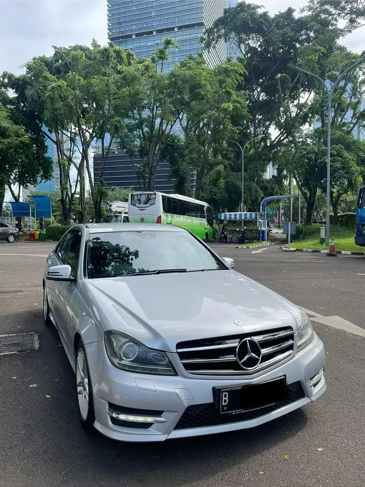 Mercedes-Benz C250 2011 Bensin