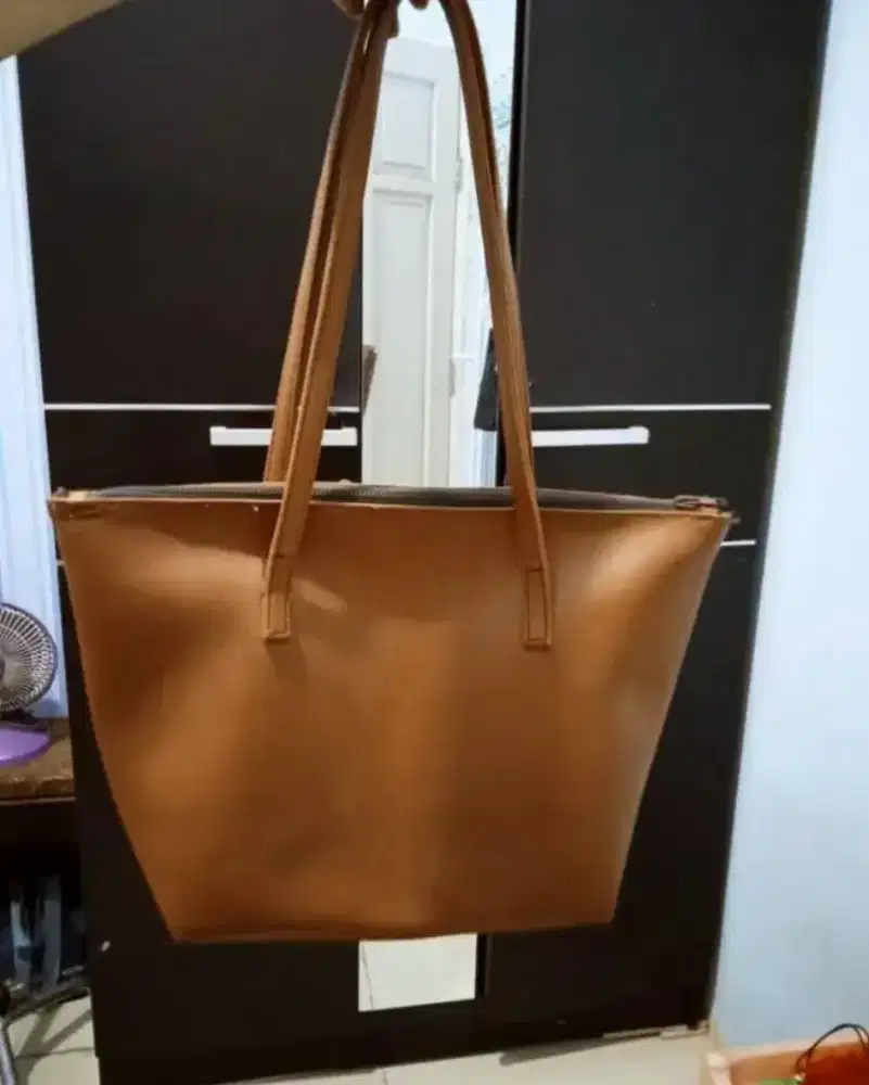 Tas coklat wanita