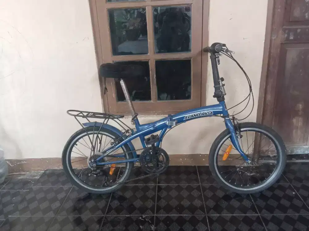 Di jual saja sepeda lipat merk avandriga 20
