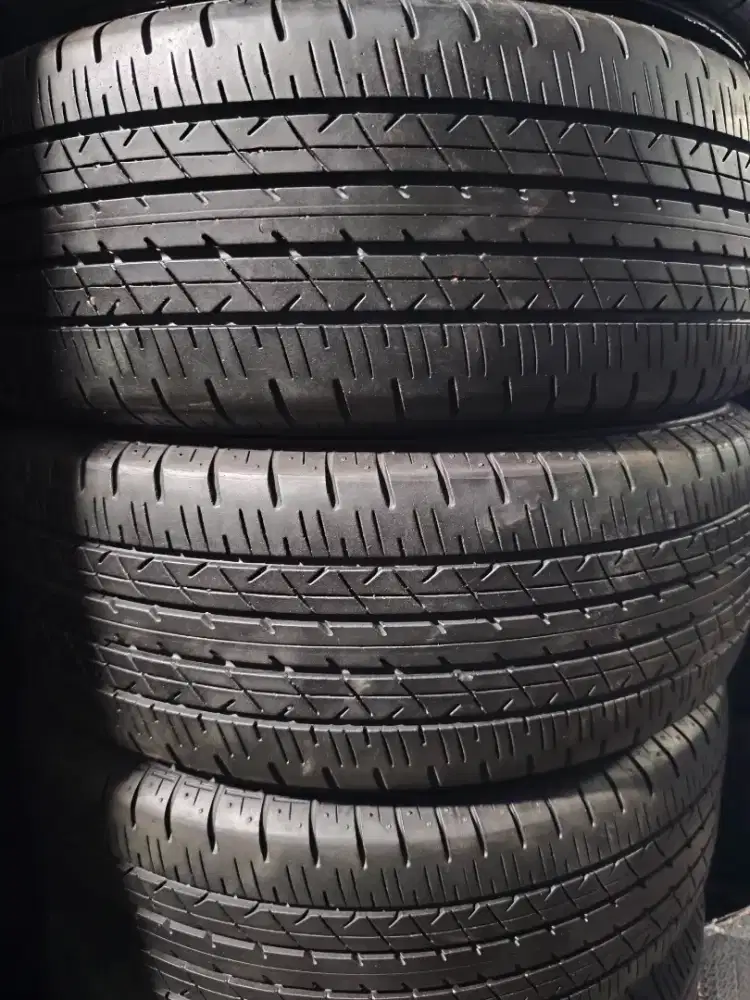 Bridgestone turanza Er33 215 55 R17