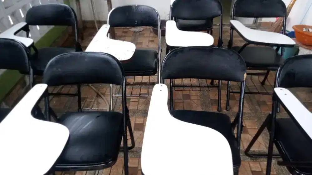 Bangku bimbel atau belajar siswa