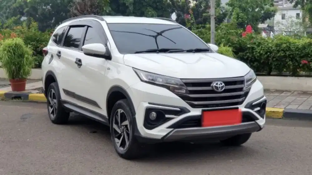 Mobil ekonomis Toyota Rush Mulus,siap pakai