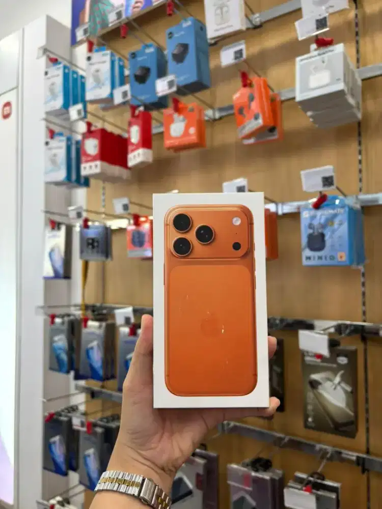 IPHONE 17 PRO ORANGE