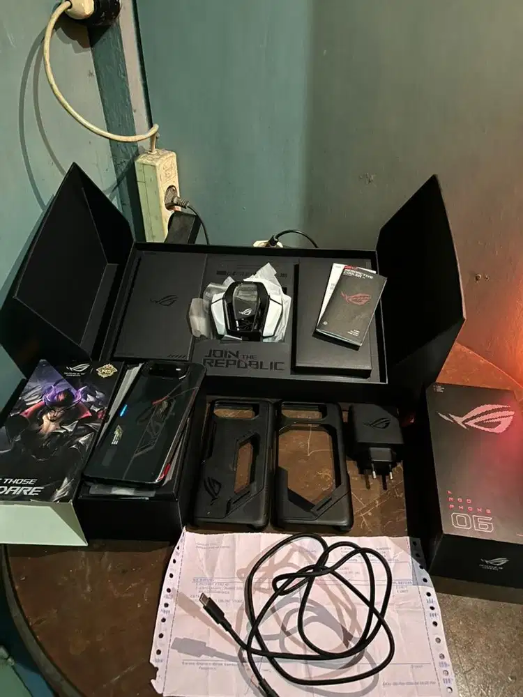 ROG PHONE 6 8/256gb fullset cooler