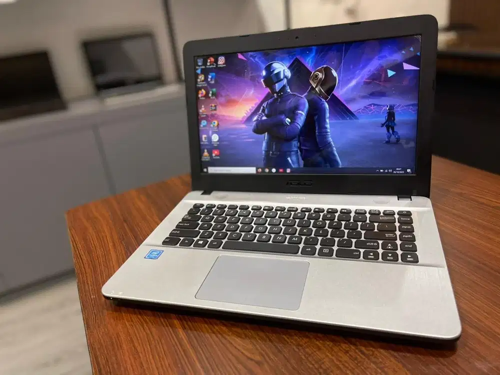 Laptop asus 14 inci slim mulus terawat
