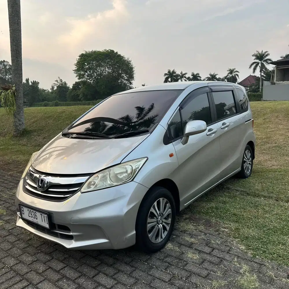 Honda Freed 2012 Bensin