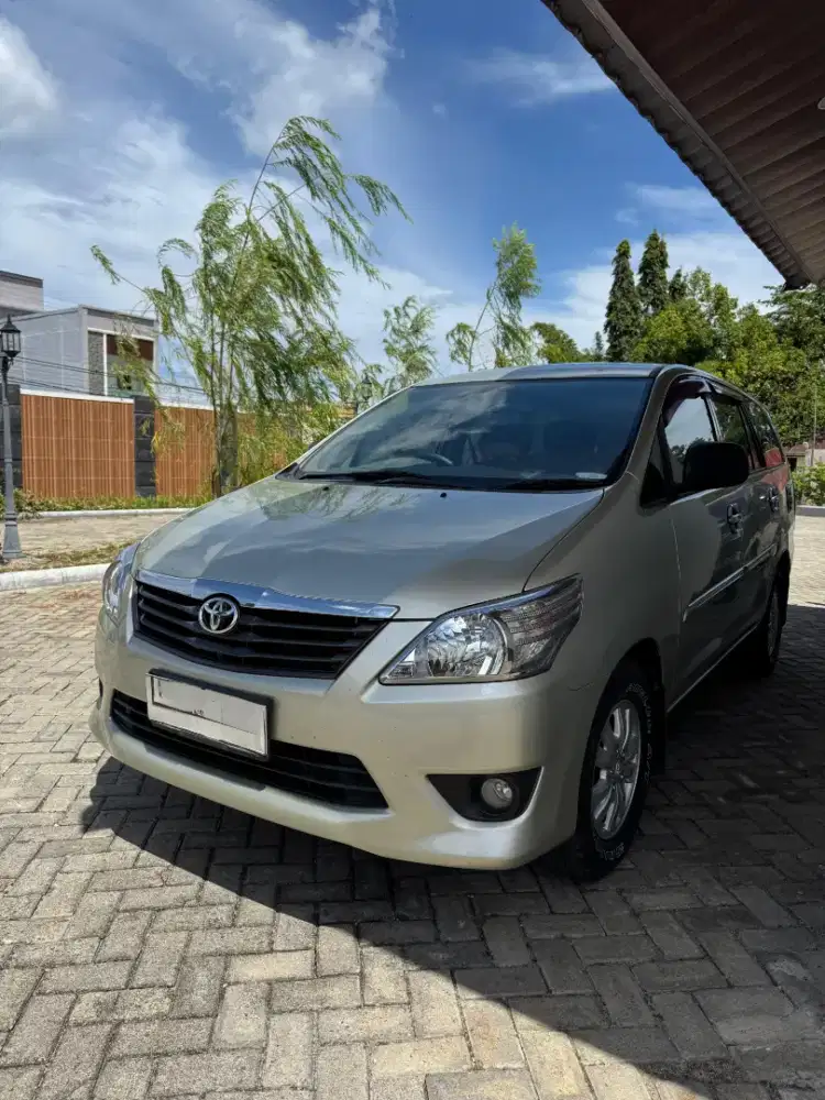 Toyota Kijang Innova E Diesel Manual 2013 Silver 1 Nama dari Baru
