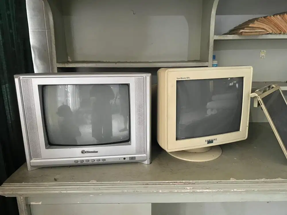 TV dan Monitor Komputer