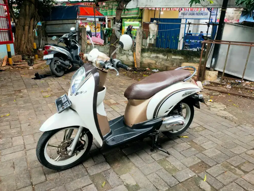 Honda Scoopy 110cc Karburator Pajak Hidup Tahun 2010