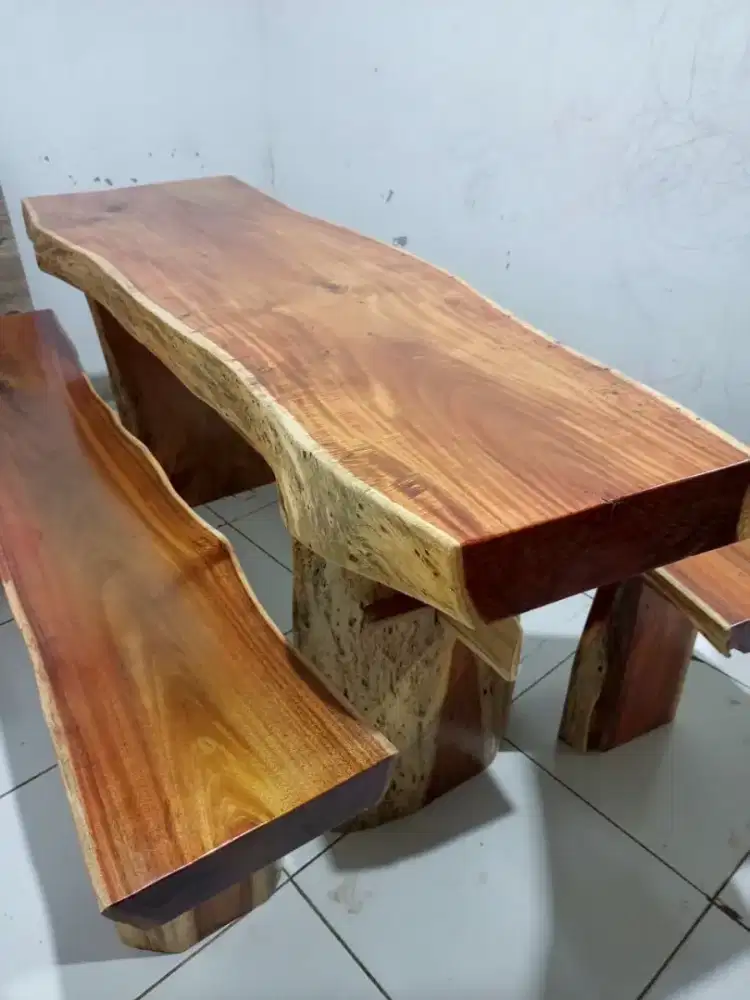 MEJA KAYU ALAMI UTUH SOLIT