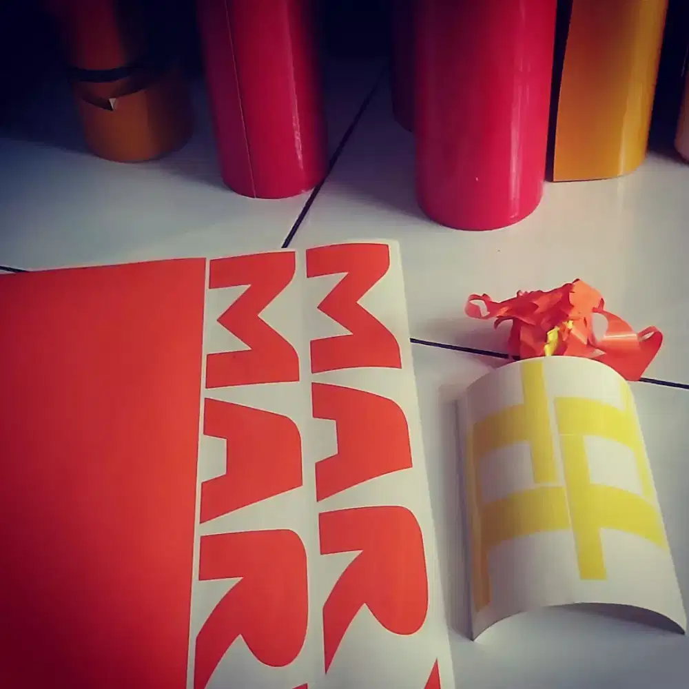 Cutting sticker logo stiker tulisan oracal scotlet vinyl aneka warna