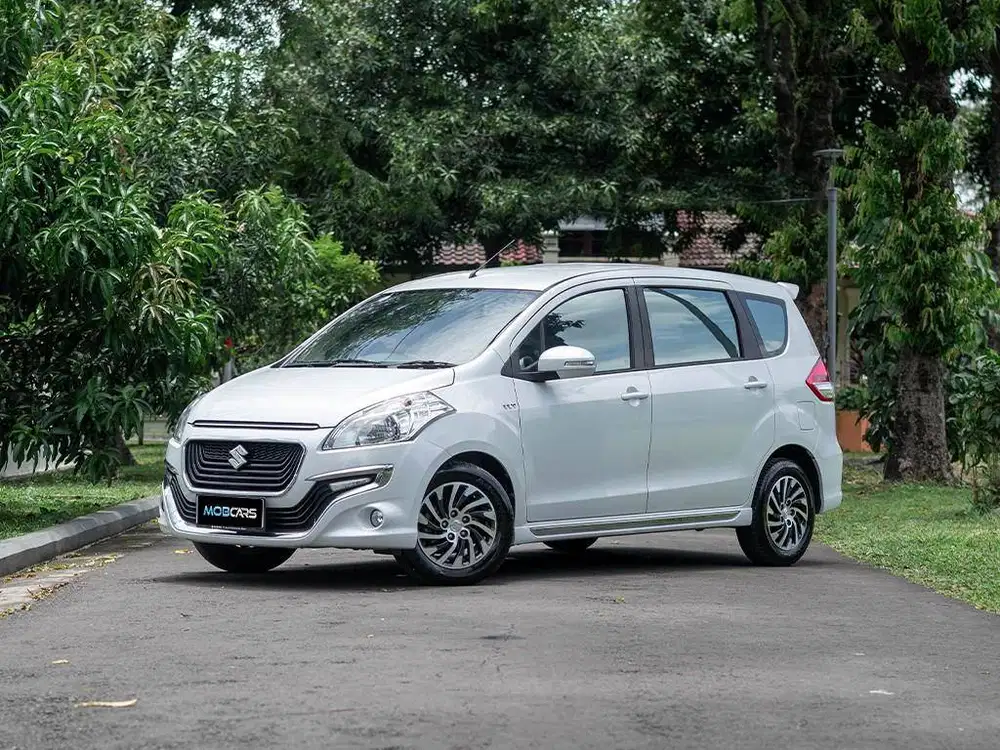 CASH TERMURAH ERTIGA DREZA 1.4 MATIC 2018 PUTIH MOBCARS