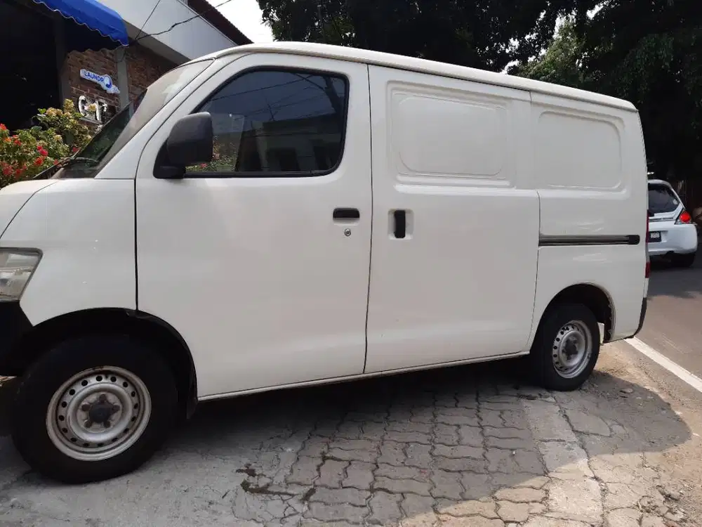 SUPIR BARANG LAUNDRY