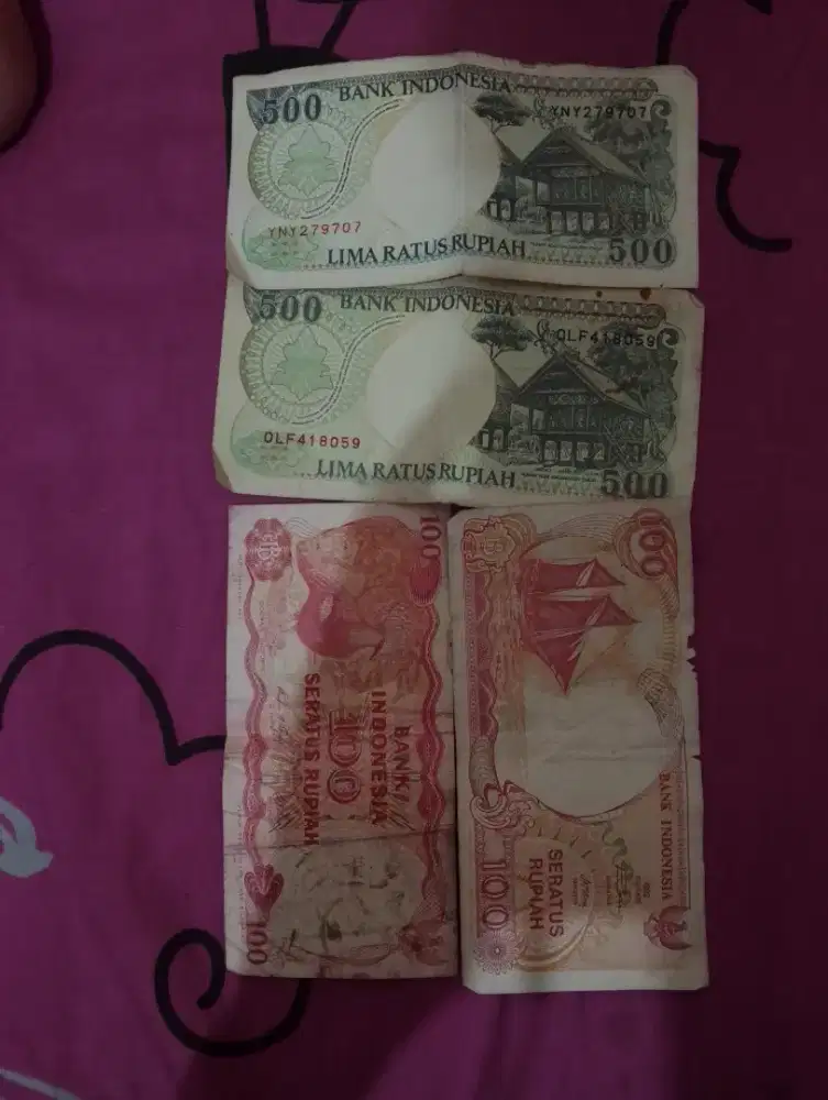Uang kuno 500 dan 100 rupiah