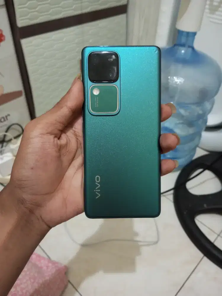 Vivo V30 8/256 5G Mulus like new