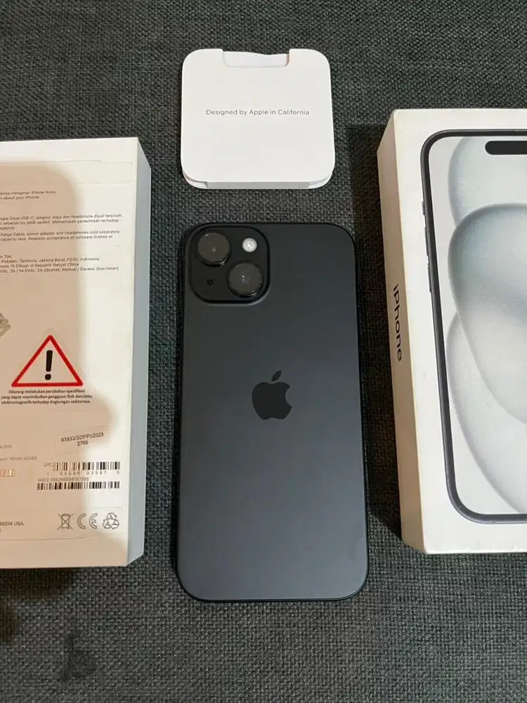 IPhone 15 128g ibox Black Fullset Mulus (Garansi On April 2026)