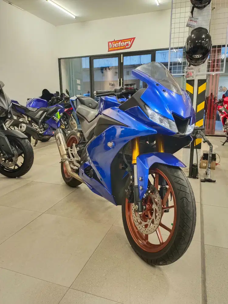 Yamaha YZF R15 V3 tahun 2018 warna Biru Hitam R15V3 Sport 155 CC