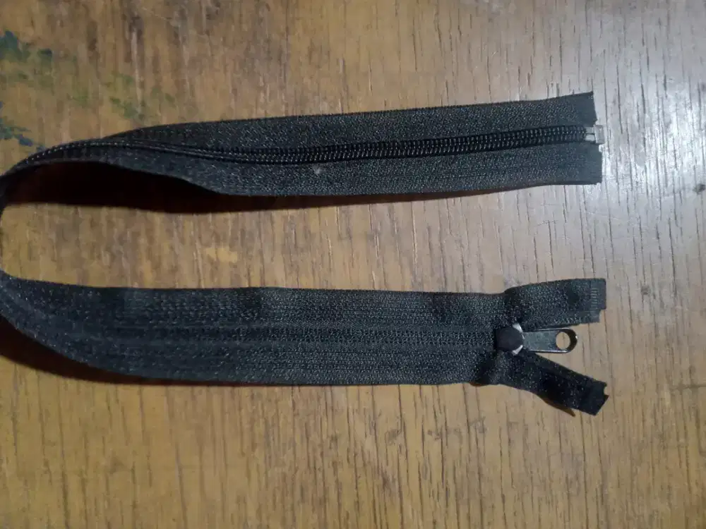 Resleting zipper 42CM Type gigi coil halus hitam