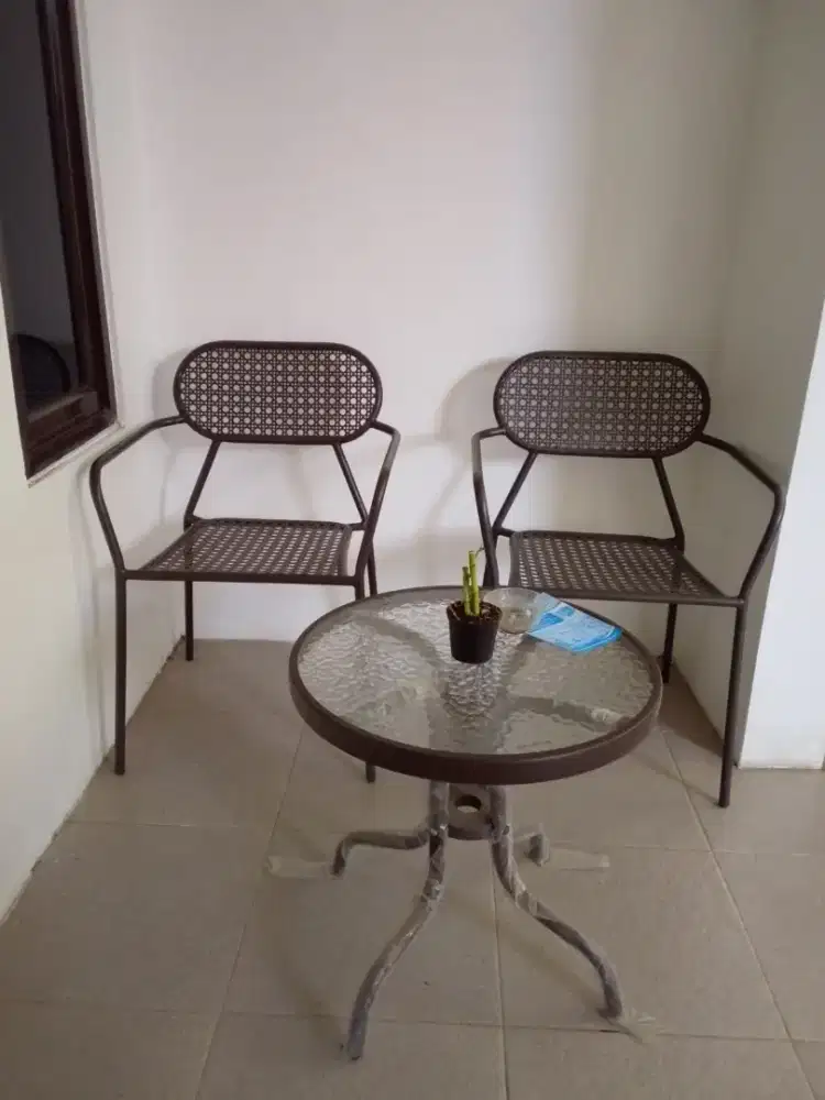 SET MEJA & KURSI TERAS DEPAN RUMAH INFORMA SECOND